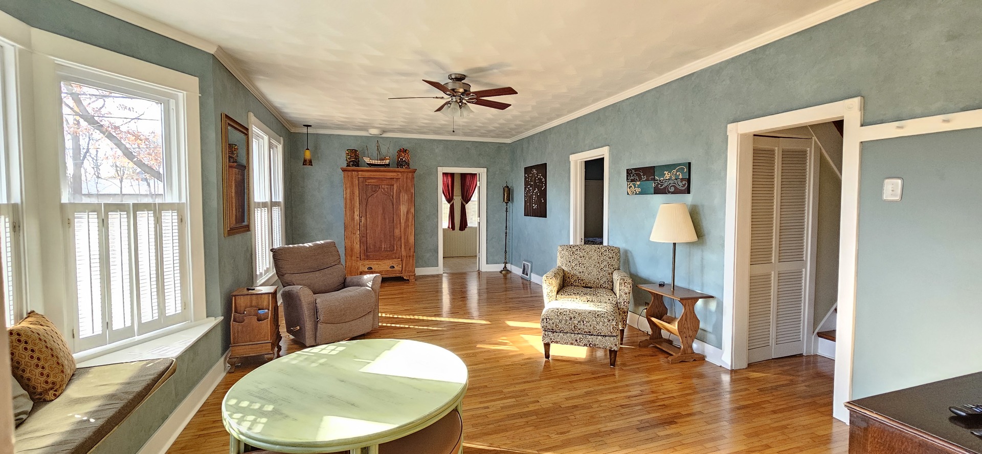 432 Northwest Street, Utica, IL 61373