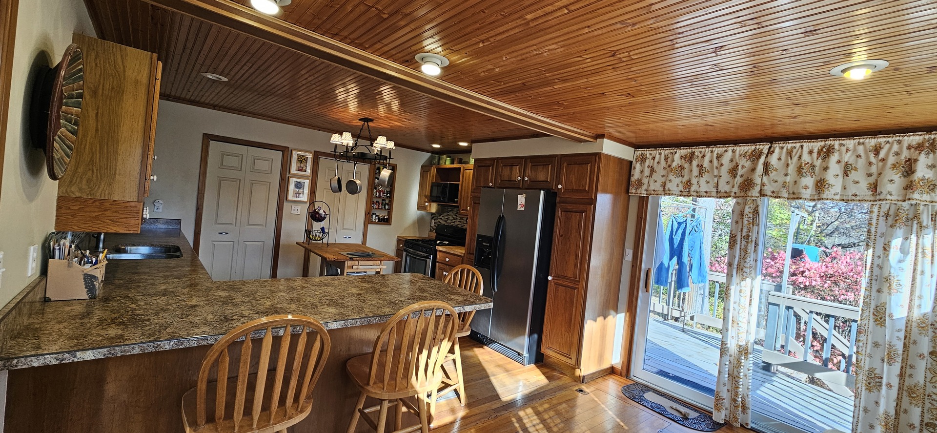 432 Northwest Street, Utica, IL 61373