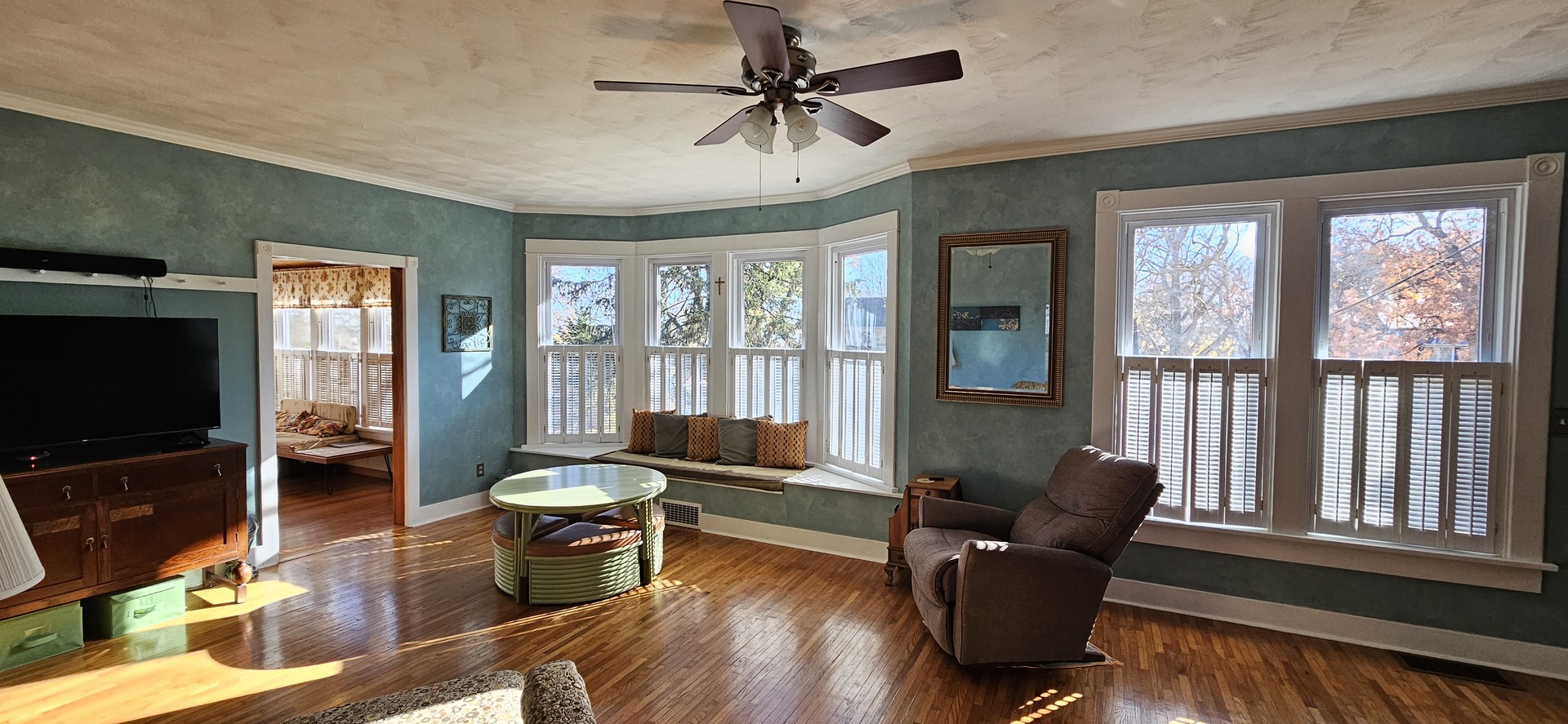 432 Northwest Street, Utica, IL 61373