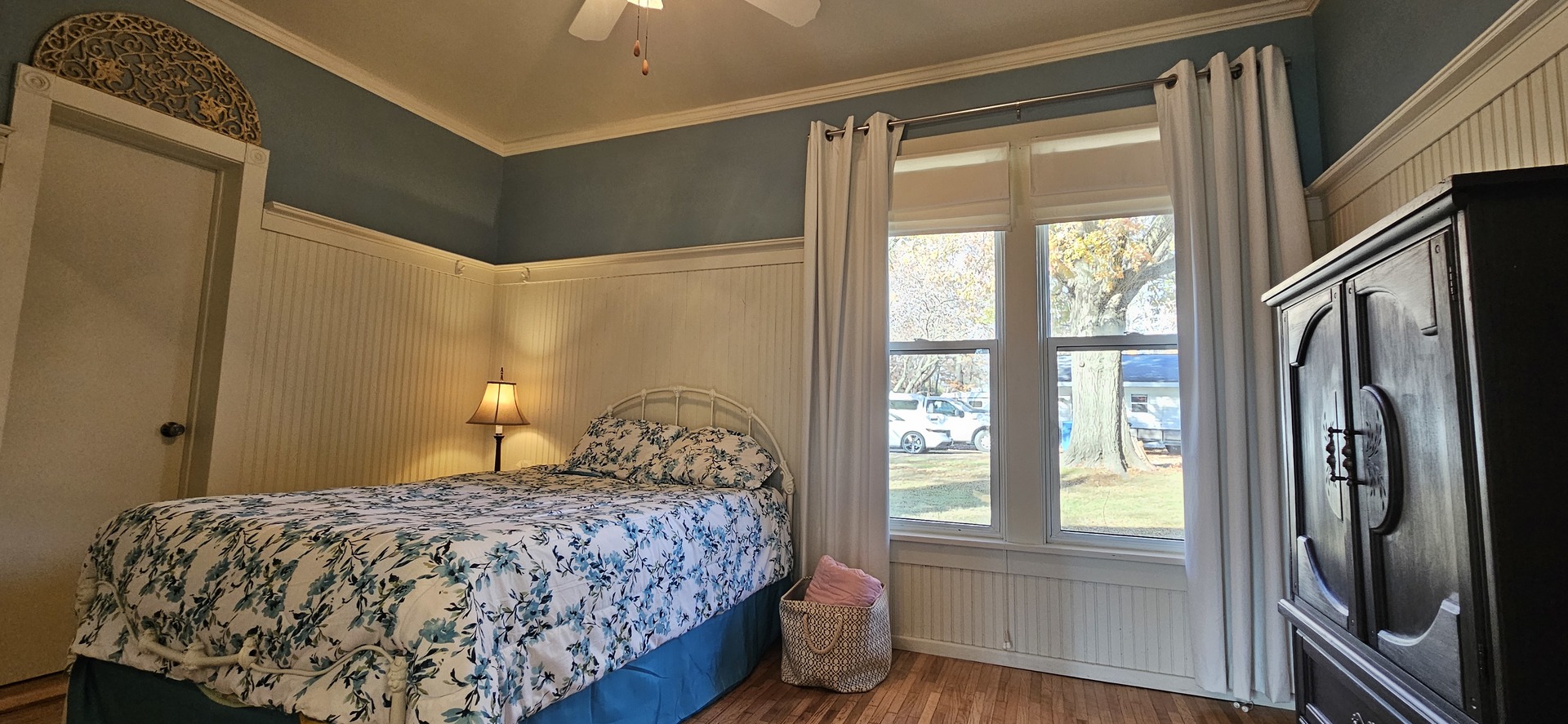 432 Northwest Street, Utica, IL 61373