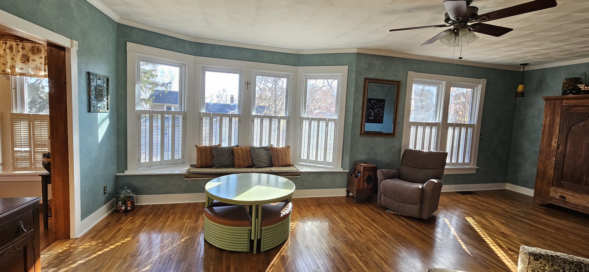 432 Northwest Street, Utica, IL 61373