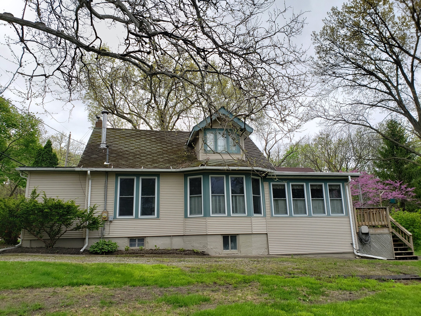 432 Northwest Street, Utica, IL 61373