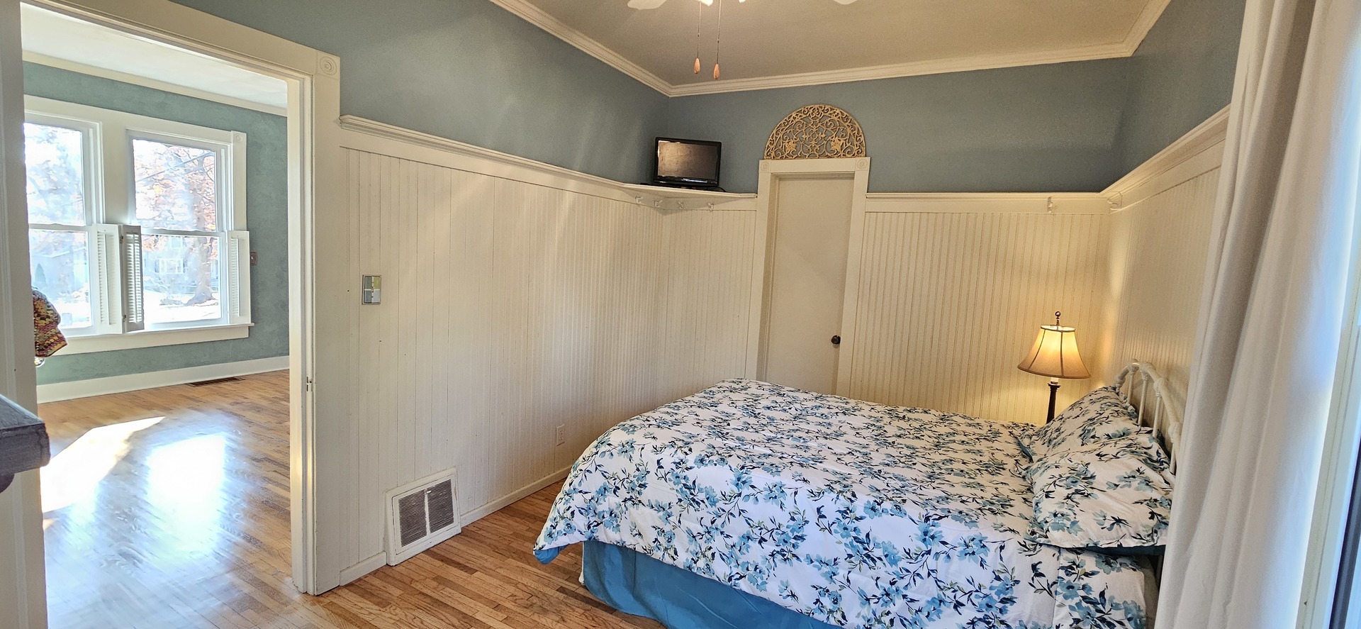 432 Northwest Street, Utica, IL 61373