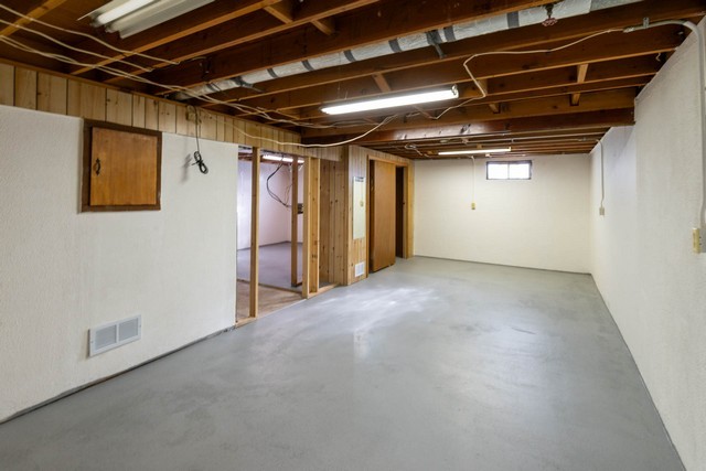 1305 93rd Avenue, Kenosha, WI 53144