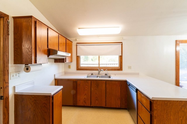 1305 93rd Avenue, Kenosha, WI 53144