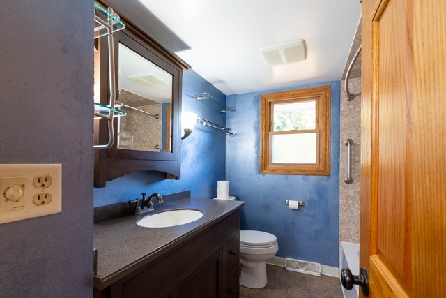 1305 93rd Avenue, Kenosha, WI 53144