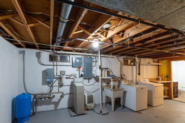 1305 93rd Avenue, Kenosha, WI 53144