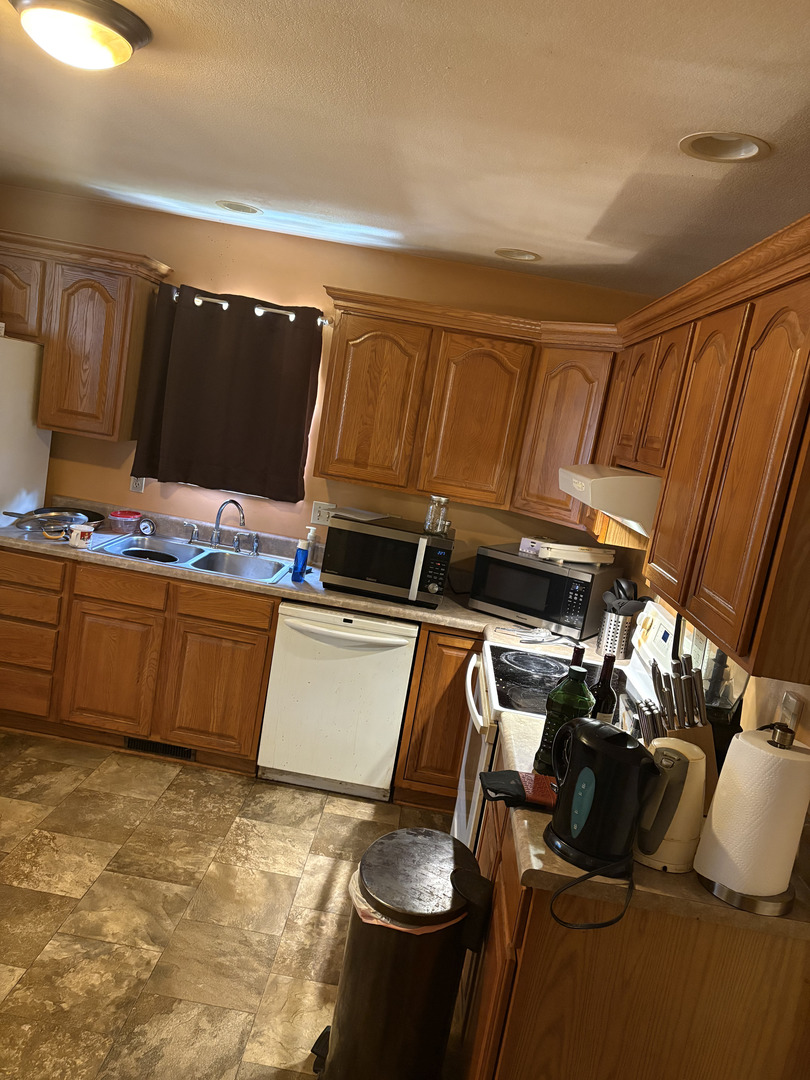 1003 Cyndy Court, Champaign, IL 61822