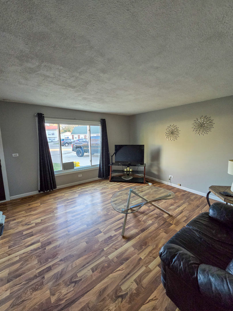 728 Hawthorne Court, Bolingbrook, IL 60440