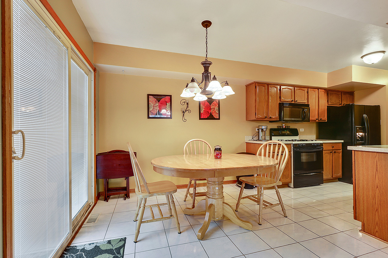 9301 WATERFORD Lane, Orland Park, IL 60462