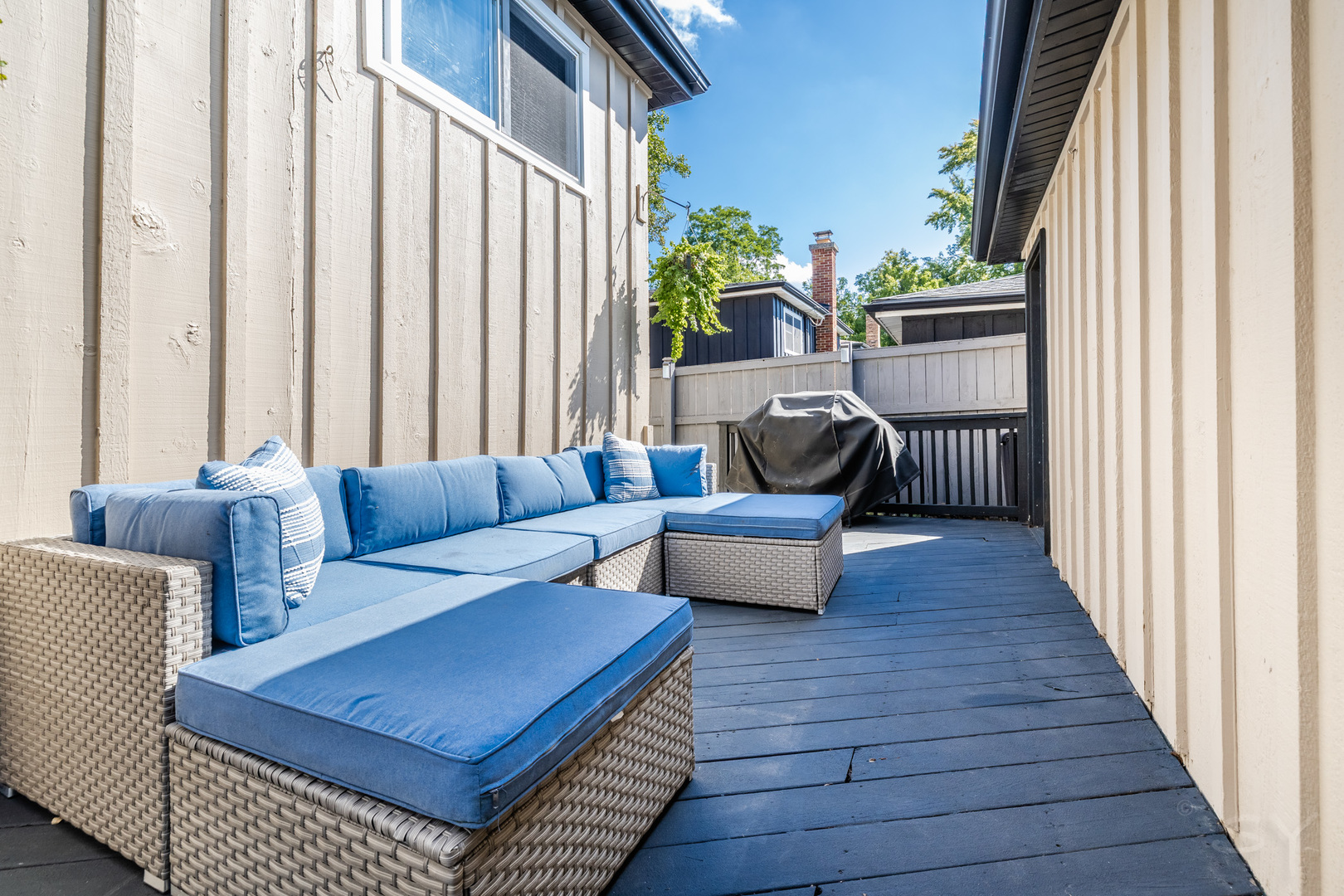 449 Geneva Road, Glen Ellyn, IL 60137