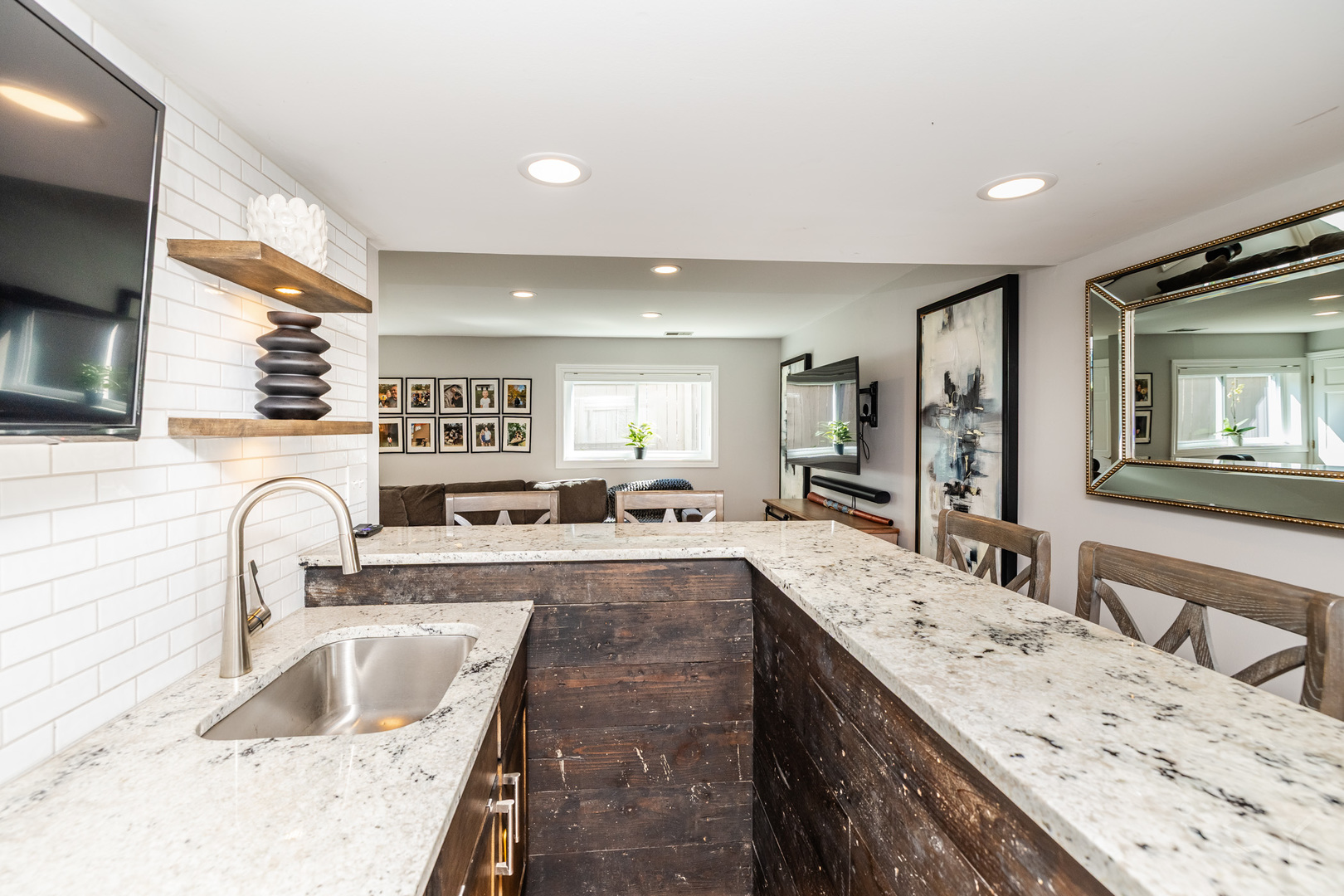 449 Geneva Road, Glen Ellyn, IL 60137