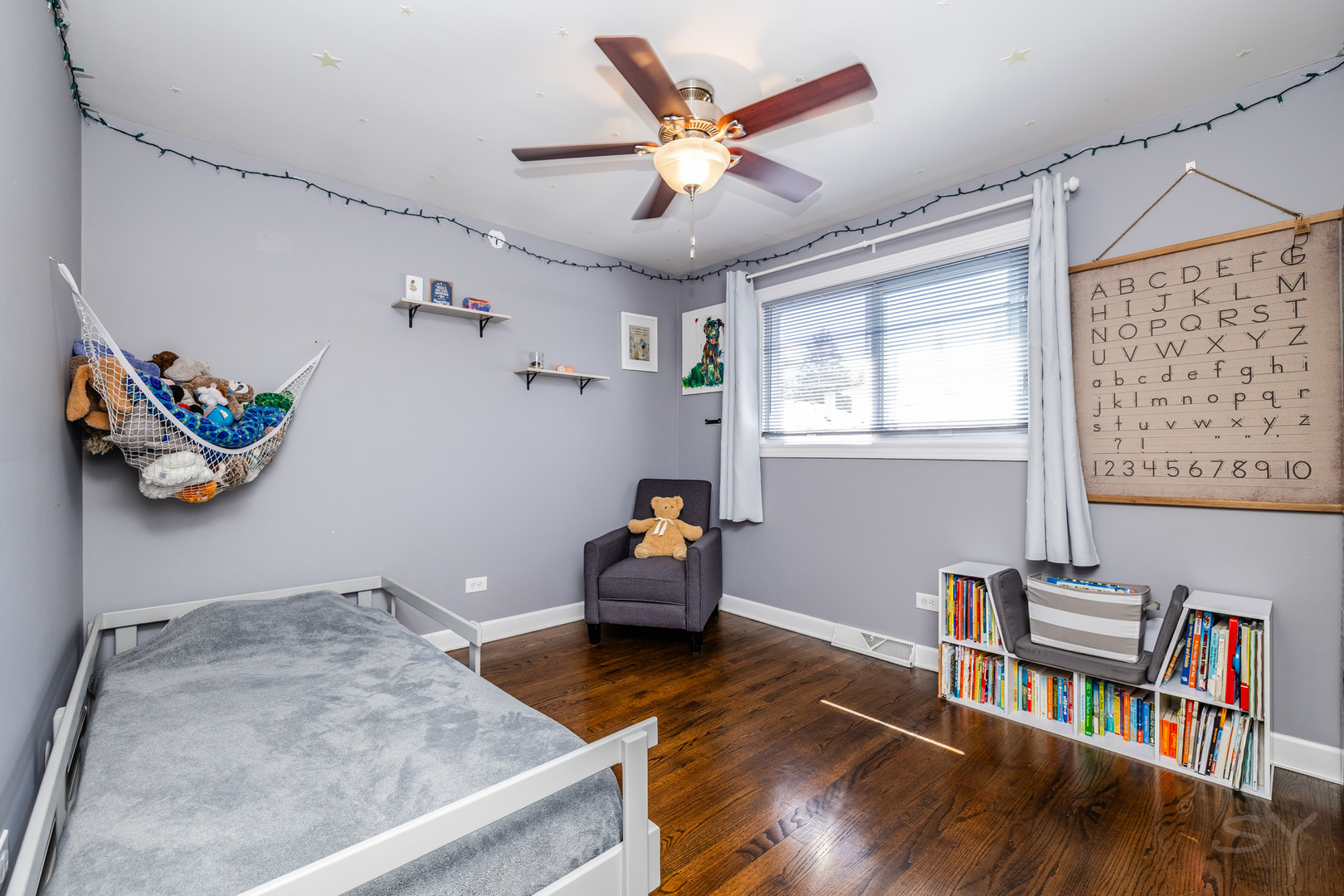 449 Geneva Road, Glen Ellyn, IL 60137