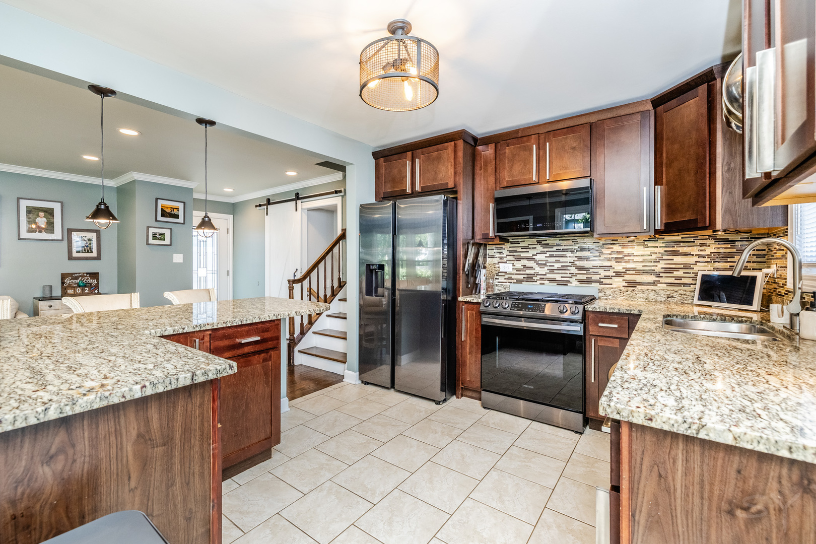 449 Geneva Road, Glen Ellyn, IL 60137