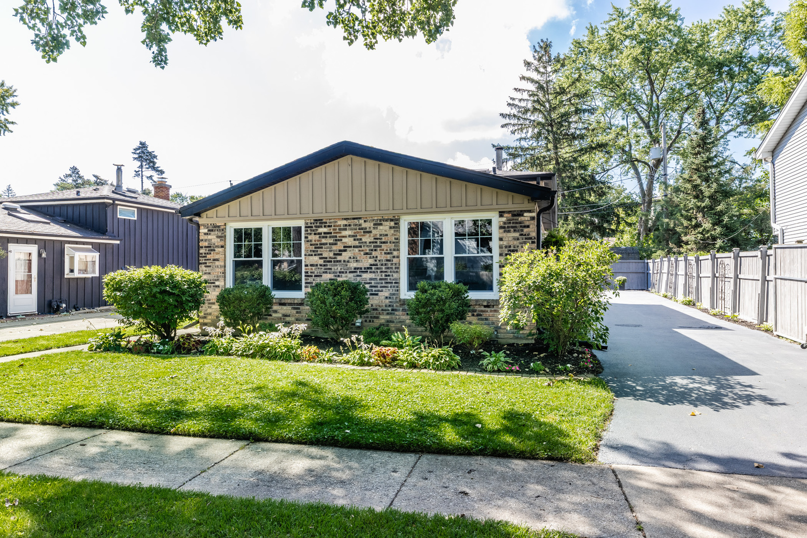 449 Geneva Road, Glen Ellyn, IL 60137