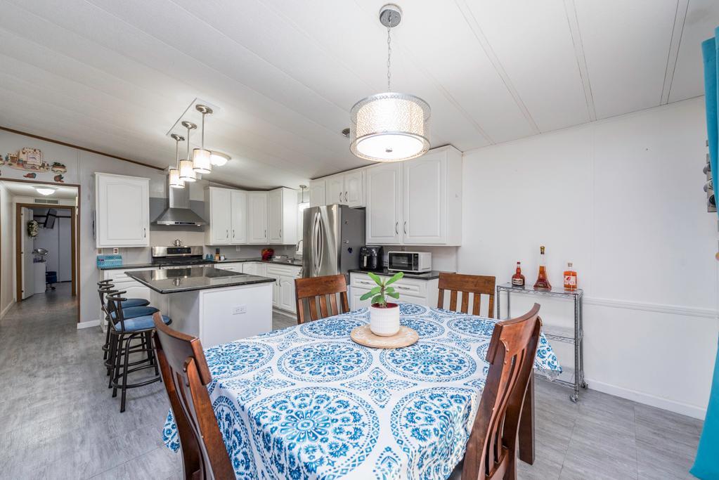 671 Oldsmar Lane, Park City, IL 60085