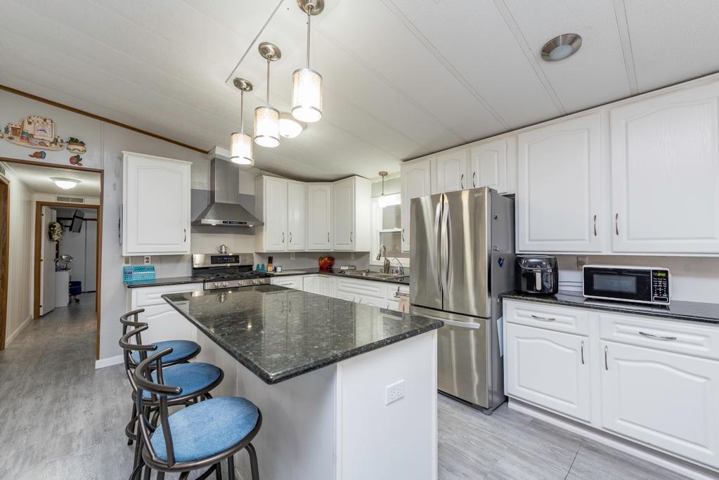 671 Oldsmar Lane, Park City, IL 60085