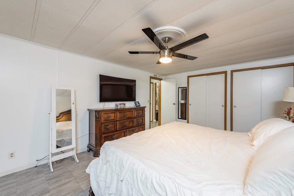 671 Oldsmar Lane, Park City, IL 60085