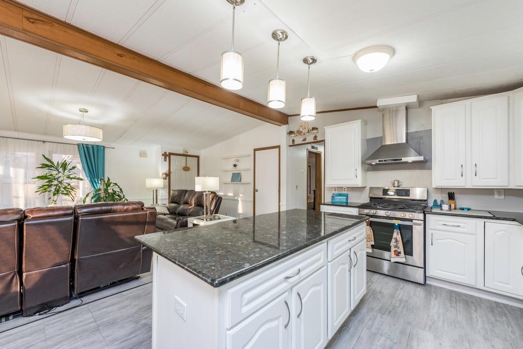 671 Oldsmar Lane, Park City, IL 60085