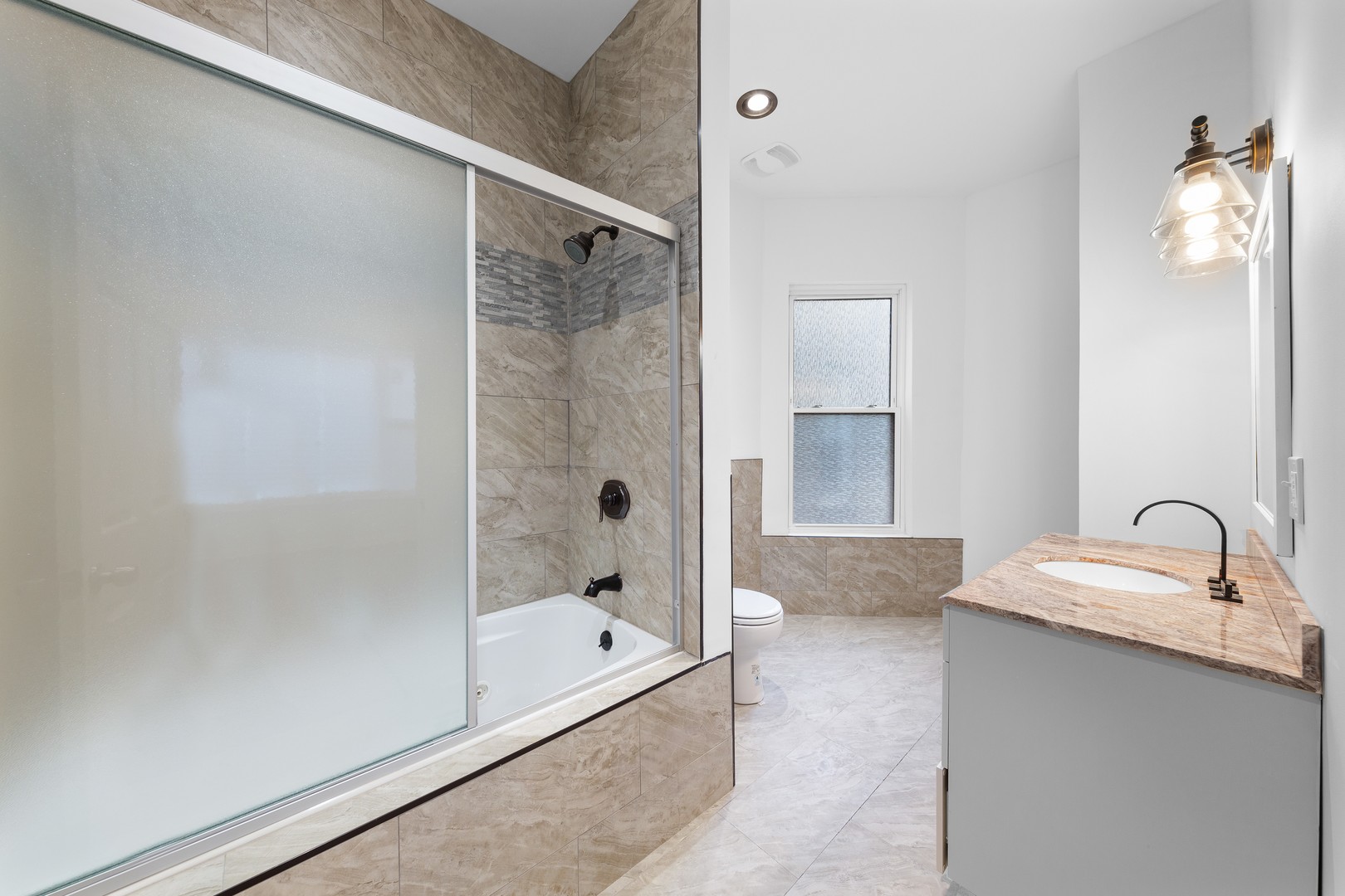 747 S Kenneth Avenue, Chicago, IL 60624