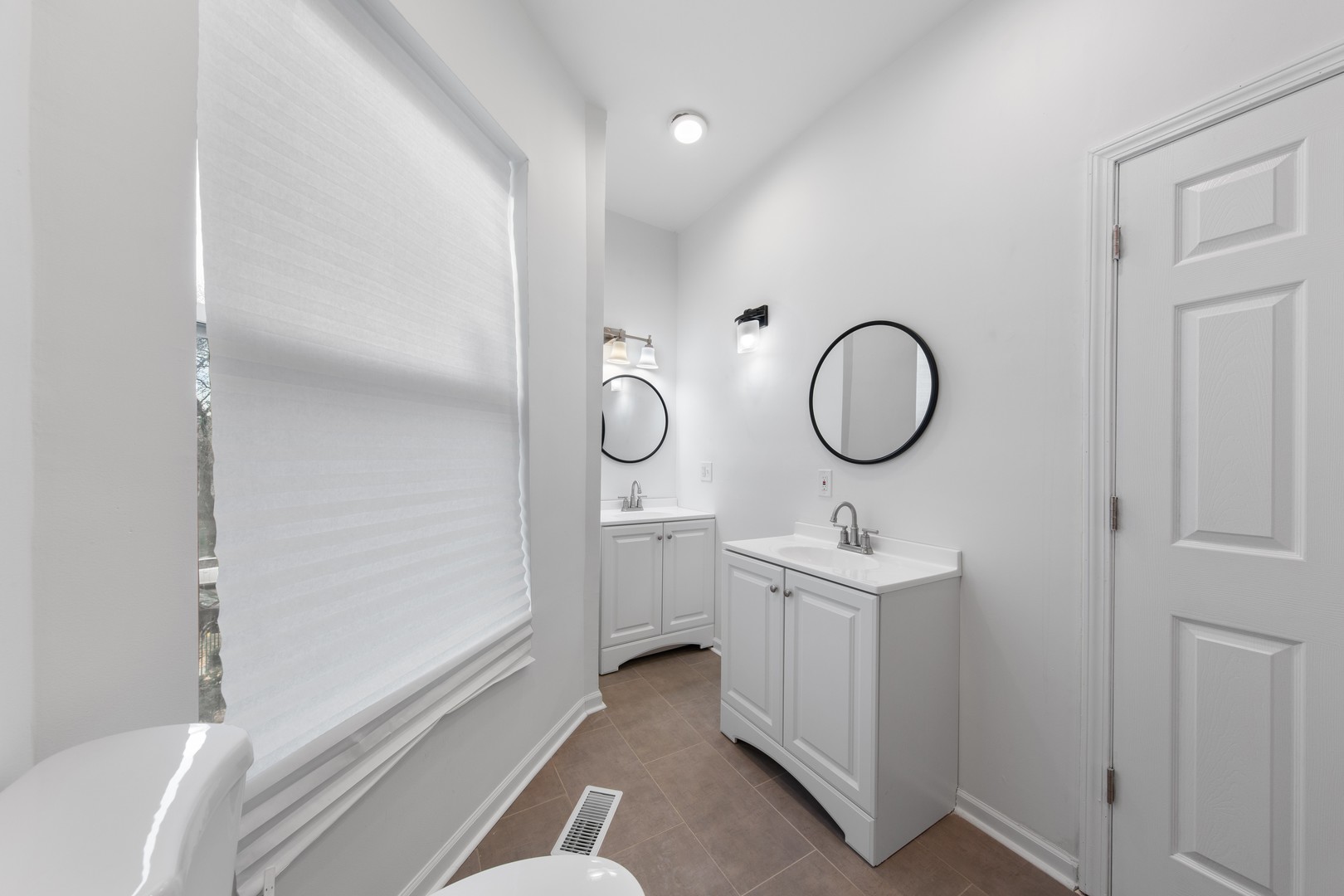 747 S Kenneth Avenue, Chicago, IL 60624