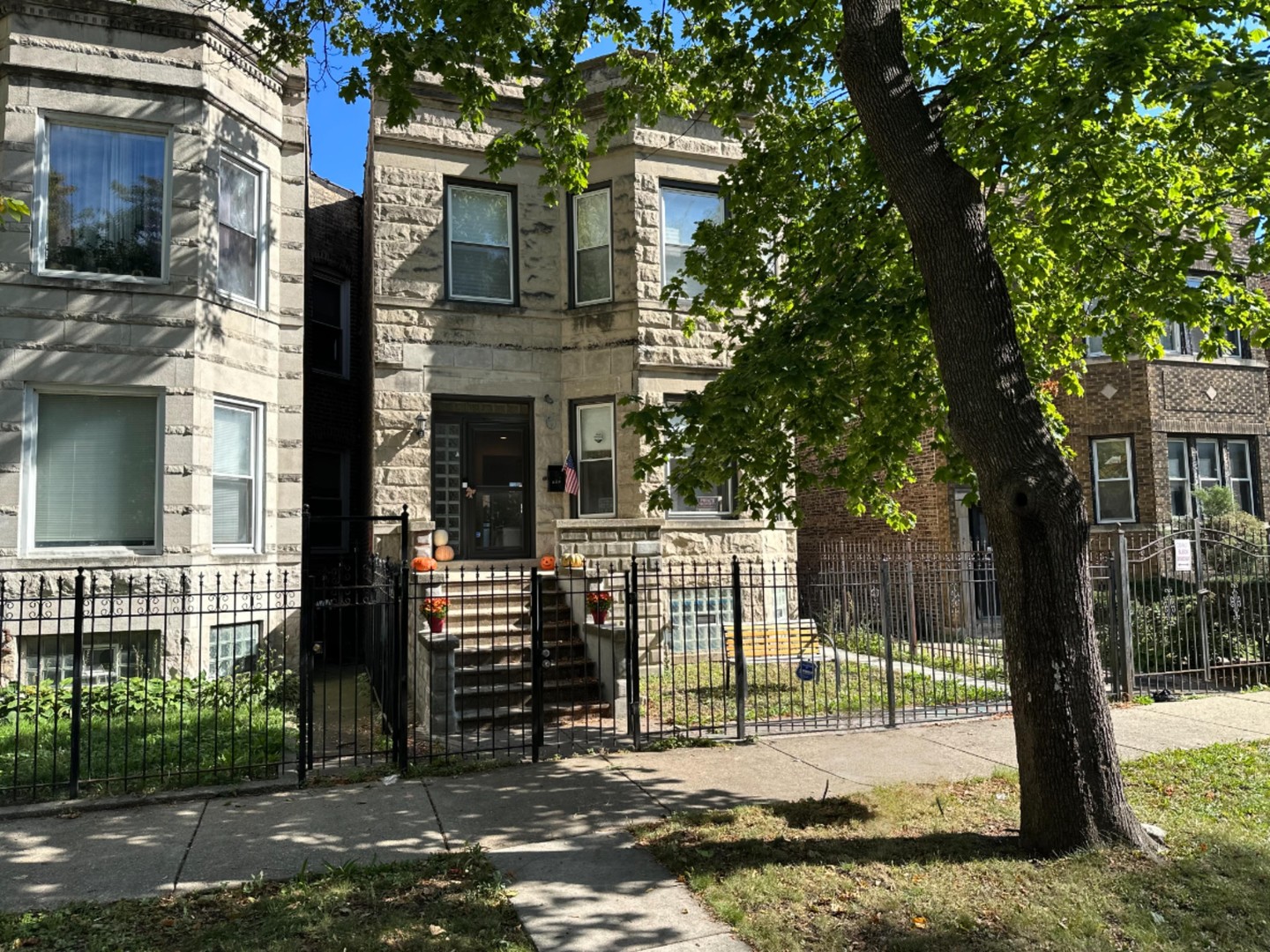 747 S Kenneth Avenue, Chicago, IL 60624