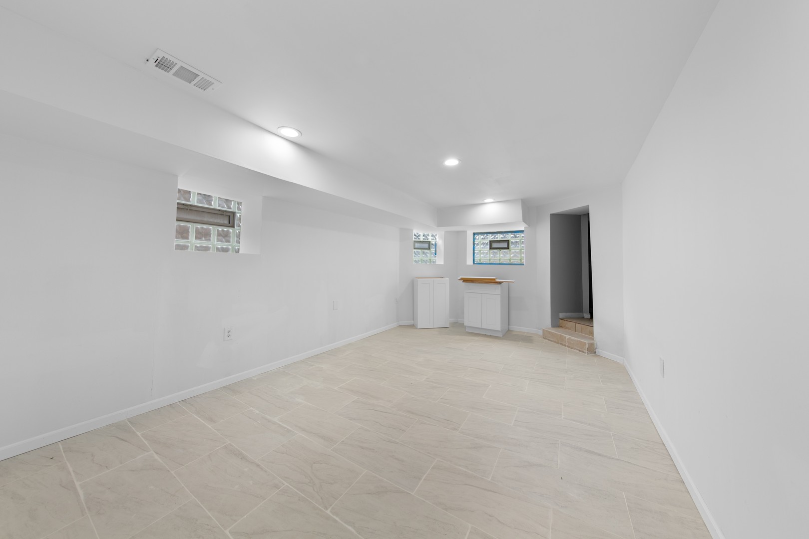 747 S Kenneth Avenue, Chicago, IL 60624