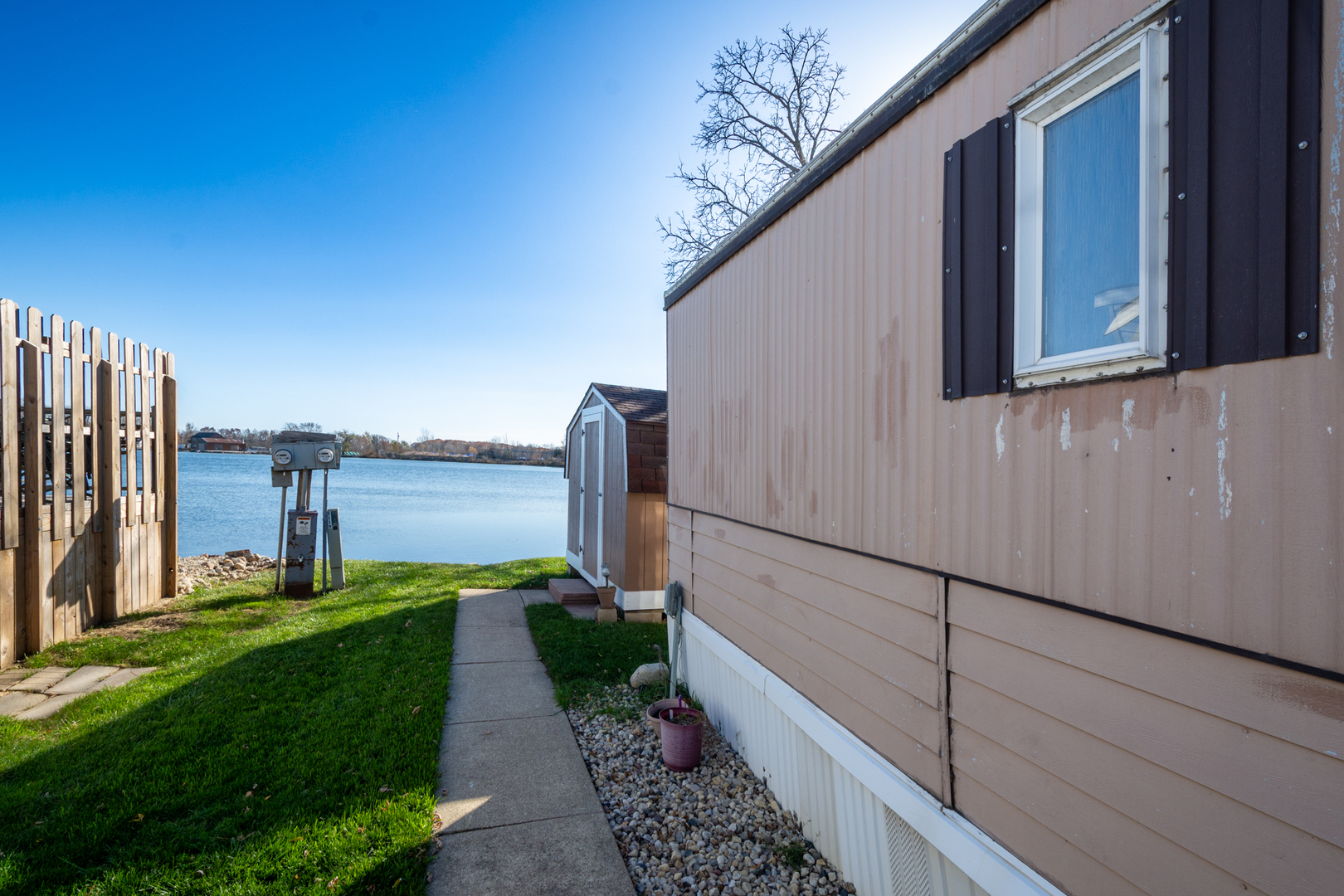 416 S Cogswell Drive #18, Silver Lake, WI 53170