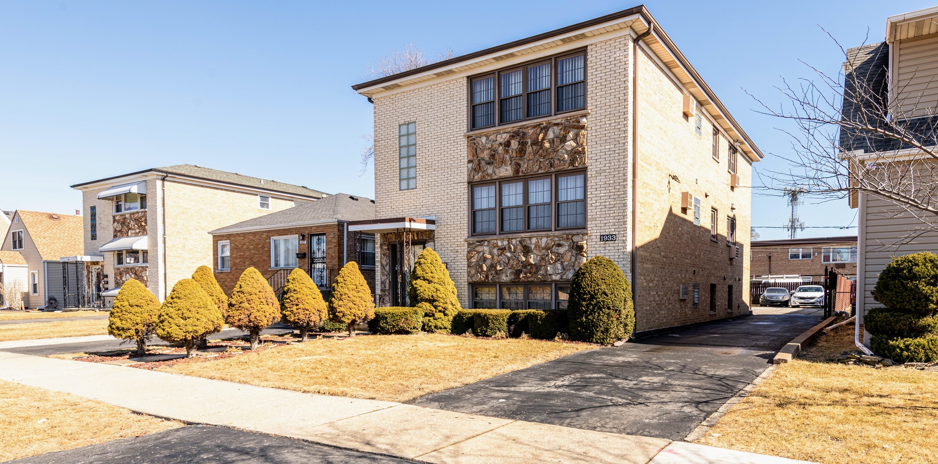 1933 N 18th Avenue, Melrose Park, IL 60160