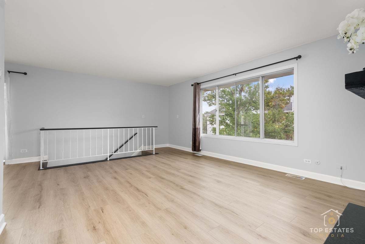 564 Willowcreek Court #0, Clarendon Hills, IL 60514