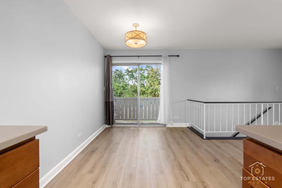 564 Willowcreek Court #0, Clarendon Hills, IL 60514