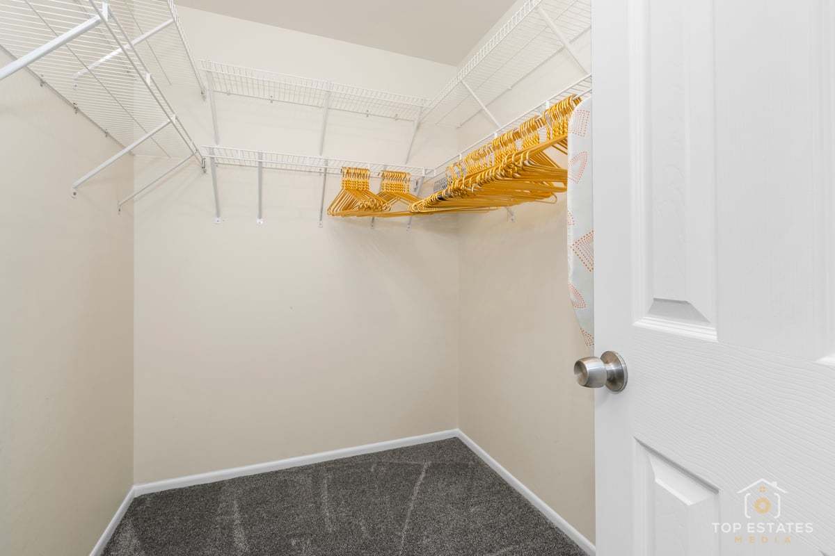 564 Willowcreek Court #0, Clarendon Hills, IL 60514