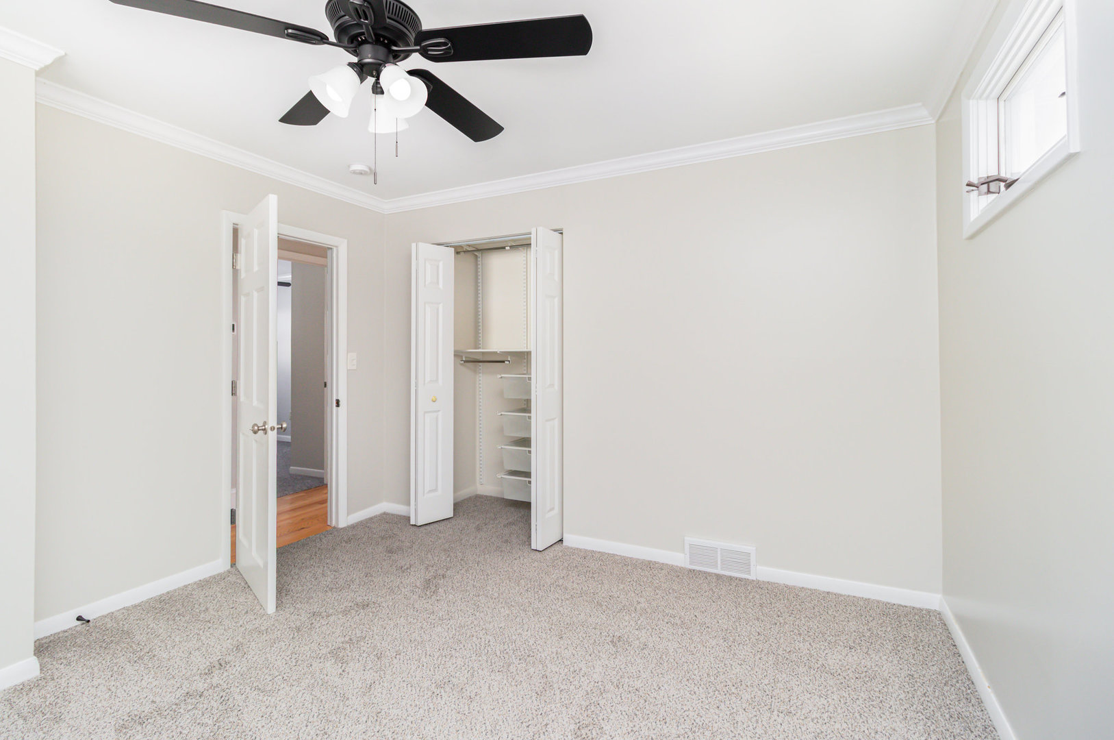 230 Bayshore Drive, Lake Bluff, IL 60044