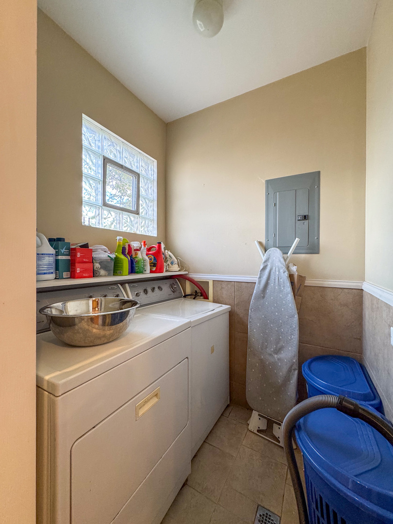 9237 Mason Avenue, Morton Grove, IL 60053