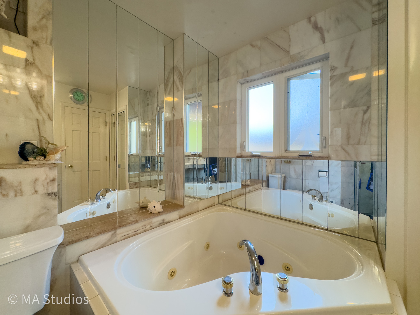 9237 Mason Avenue, Morton Grove, IL 60053