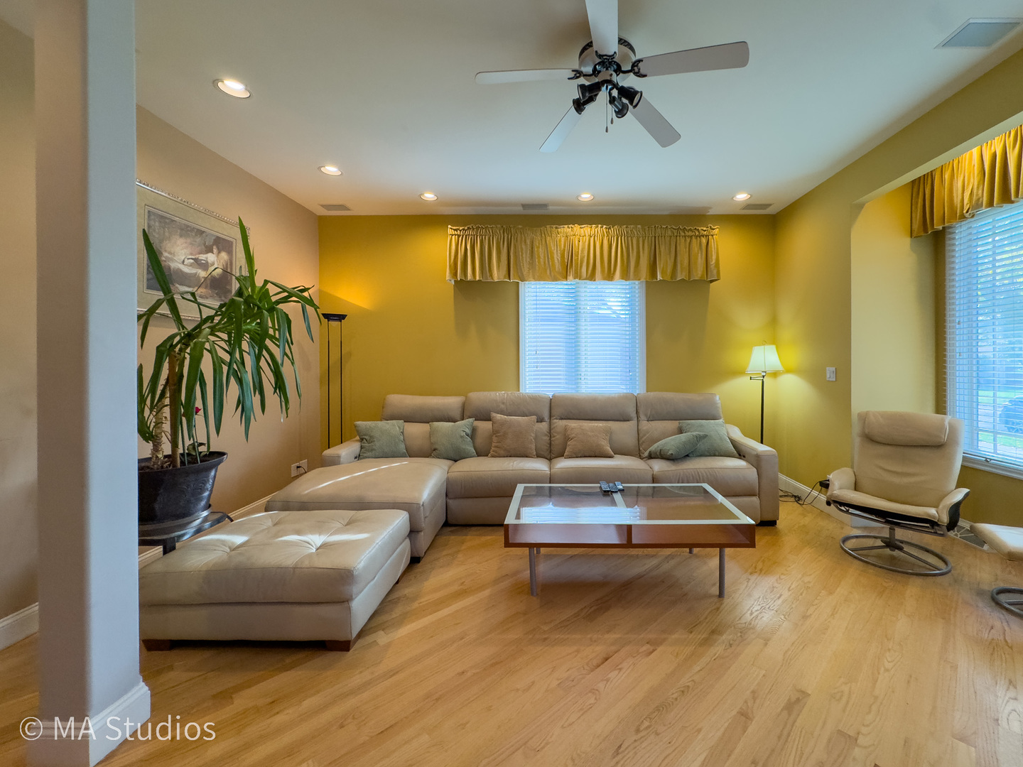 9237 Mason Avenue, Morton Grove, IL 60053