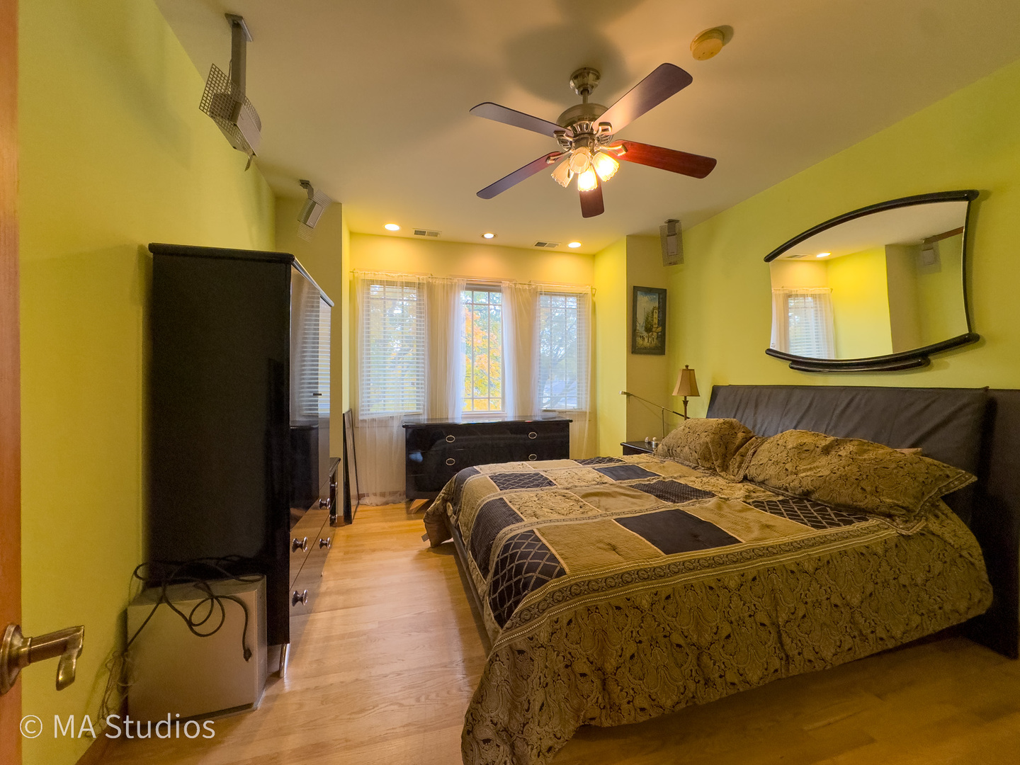 9237 Mason Avenue, Morton Grove, IL 60053