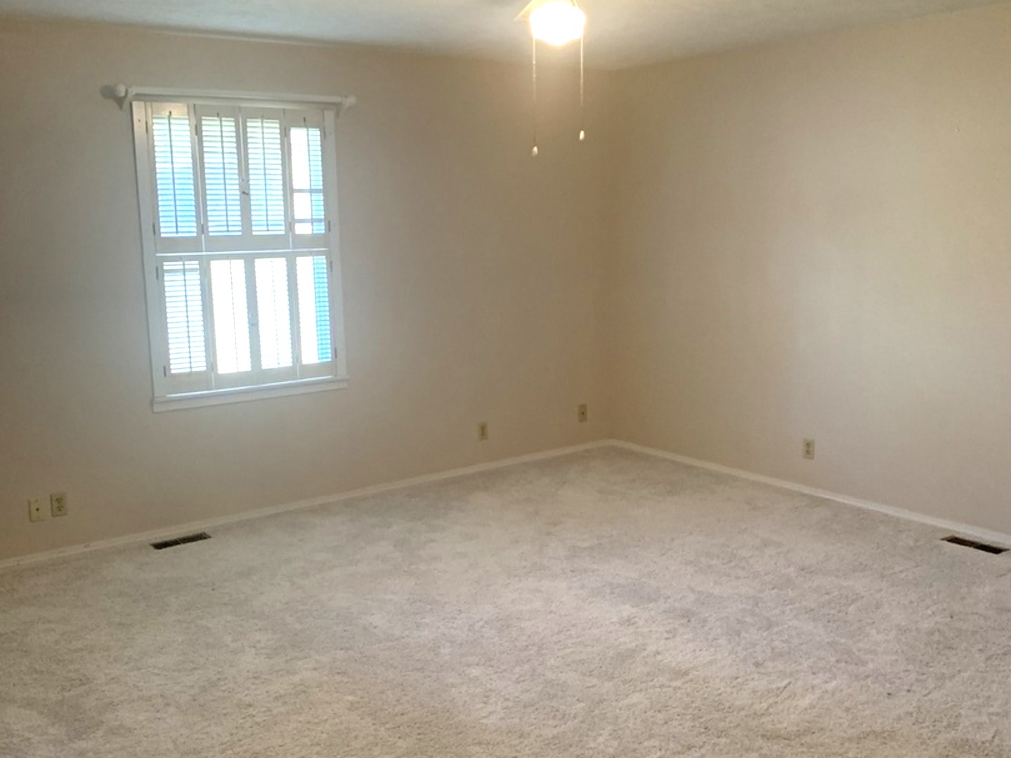 711 N West Street, Leroy, IL 61752