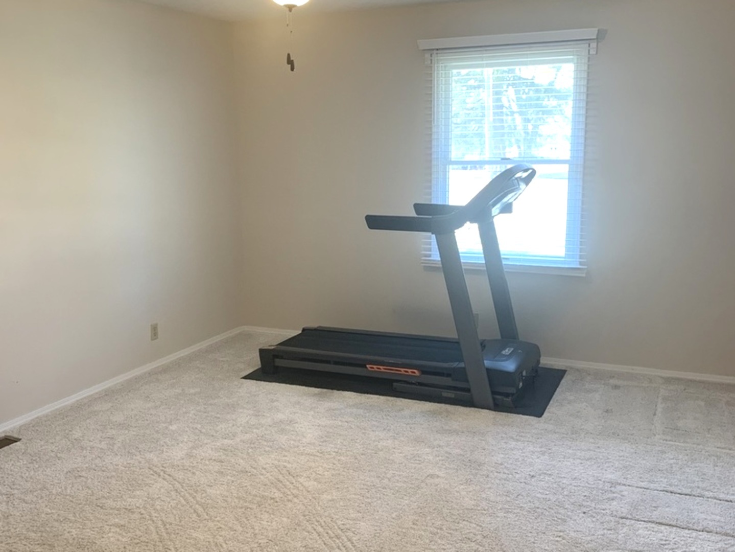 711 N West Street, Leroy, IL 61752