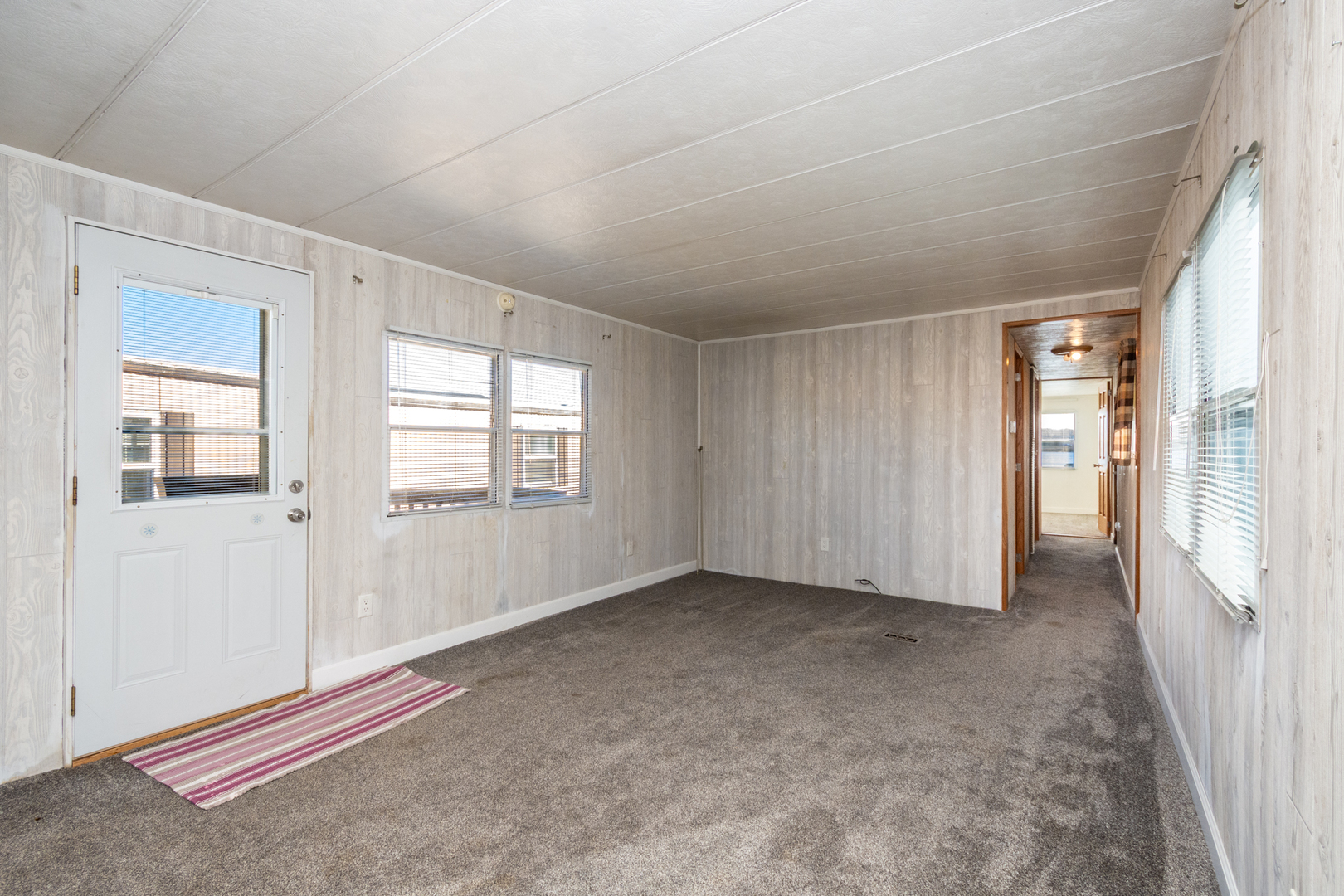 416 S Cogswell Drive #19, Silver Lake, WI 53170