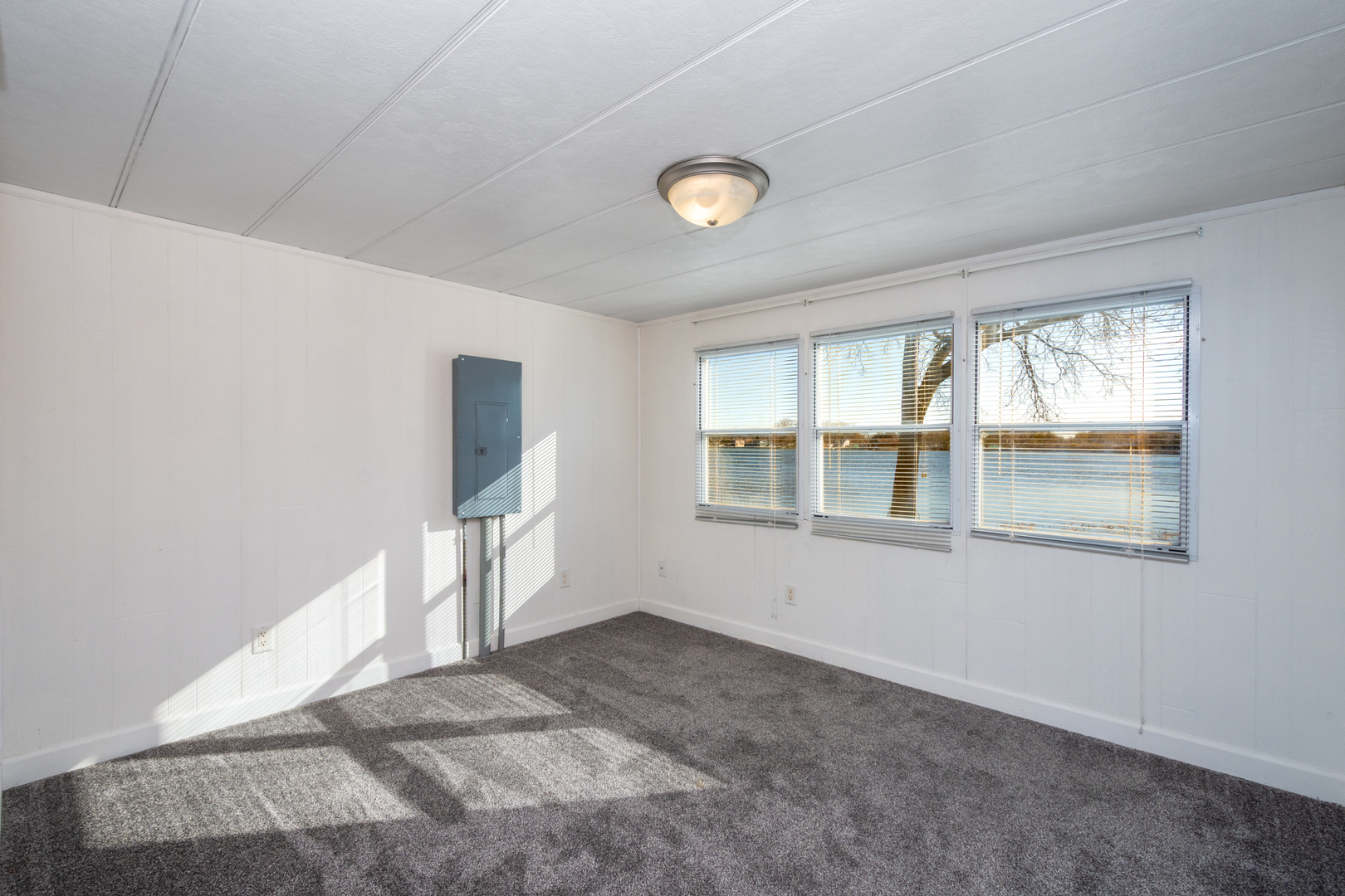 416 S Cogswell Drive #19, Silver Lake, WI 53170