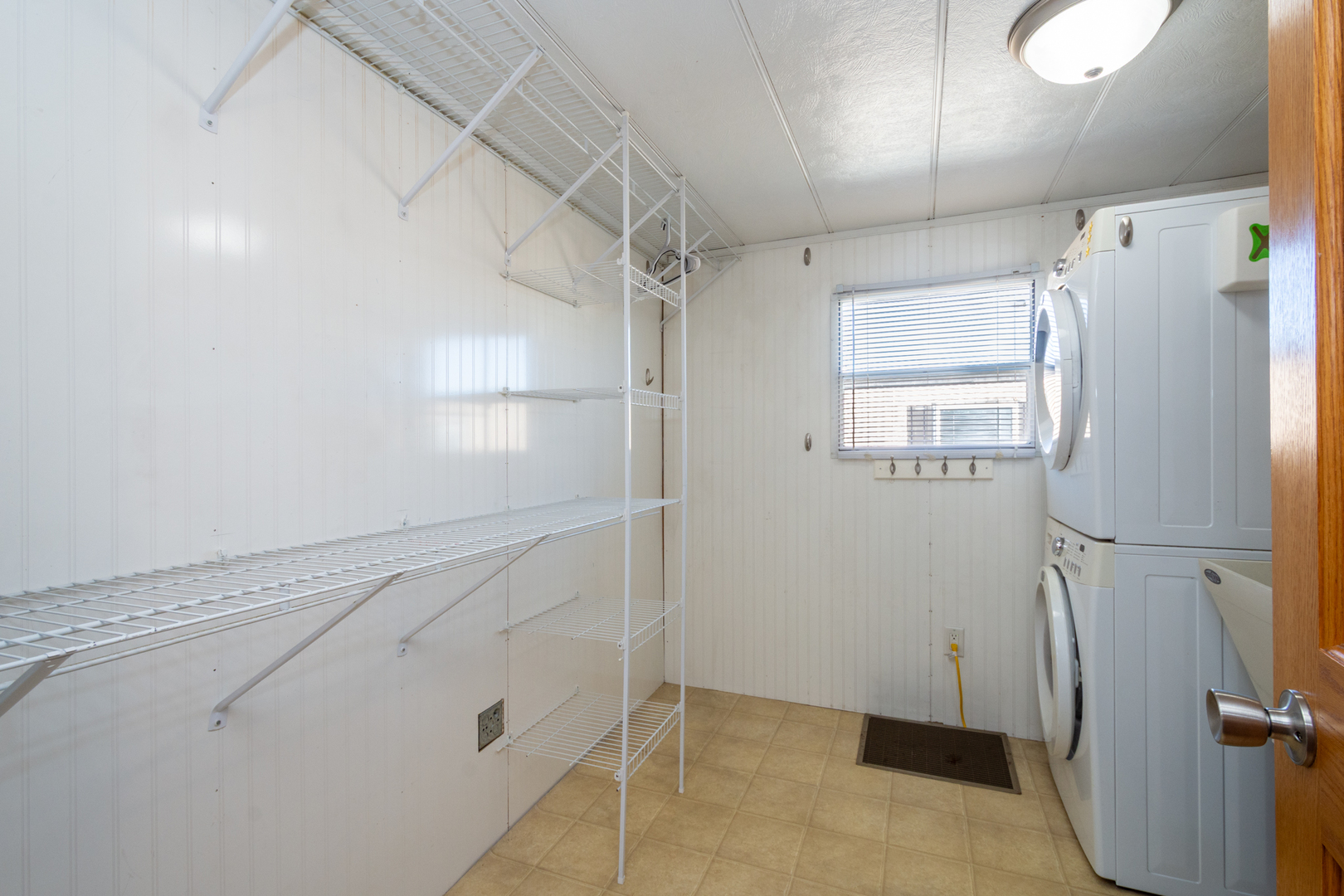 416 S Cogswell Drive #19, Silver Lake, WI 53170