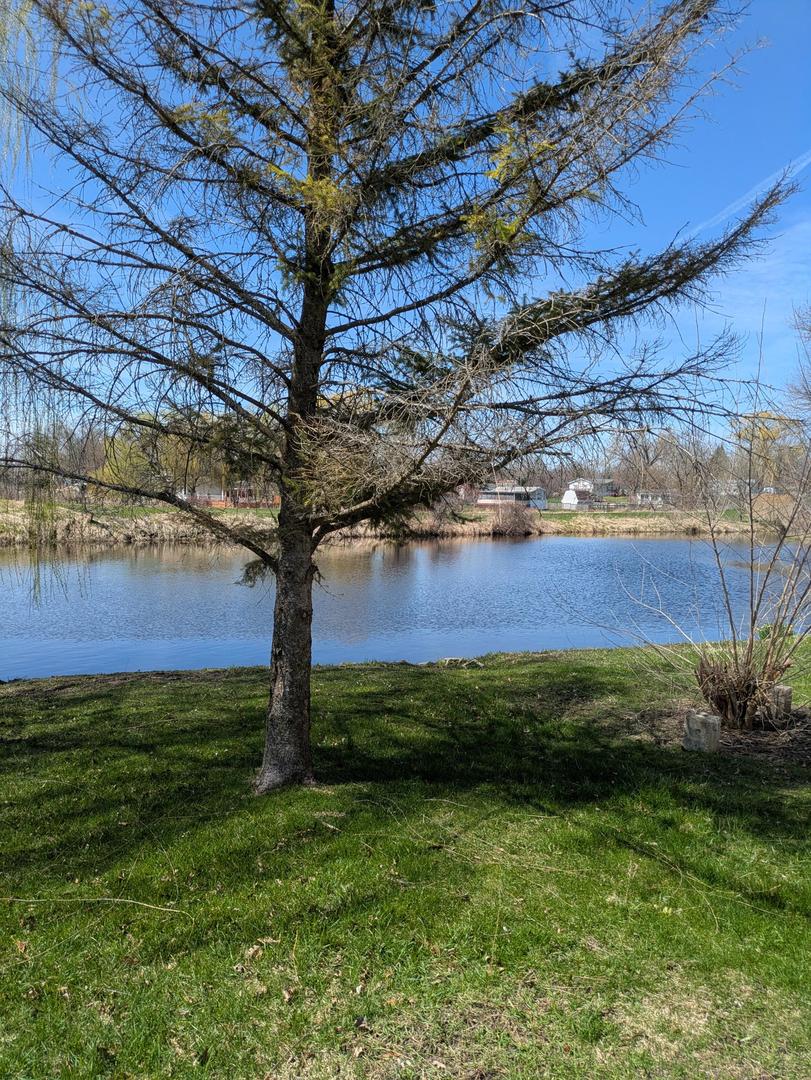 54 Beacon Bay, Lakemoor, IL 60050