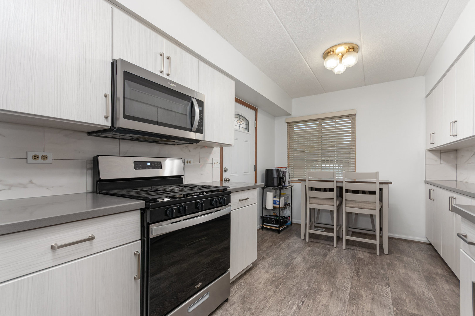 4219 W 76th Street #106, Chicago, IL 60652