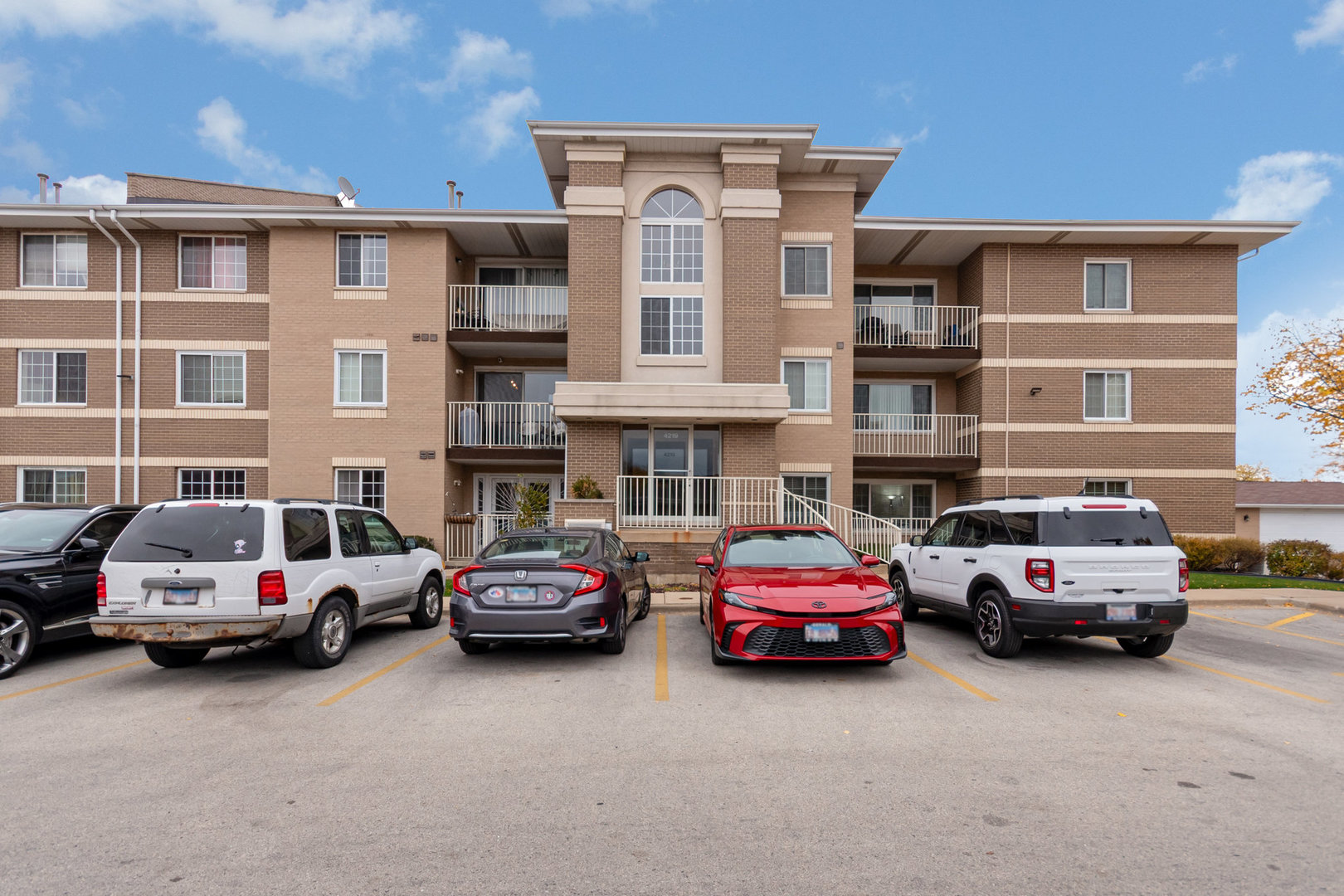 4219 W 76th Street #106, Chicago, IL 60652