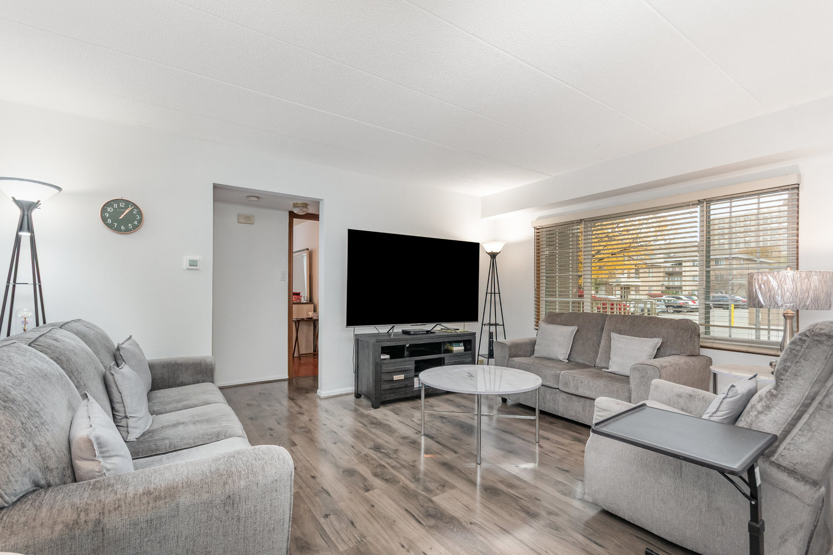 4219 W 76th Street #106, Chicago, IL 60652