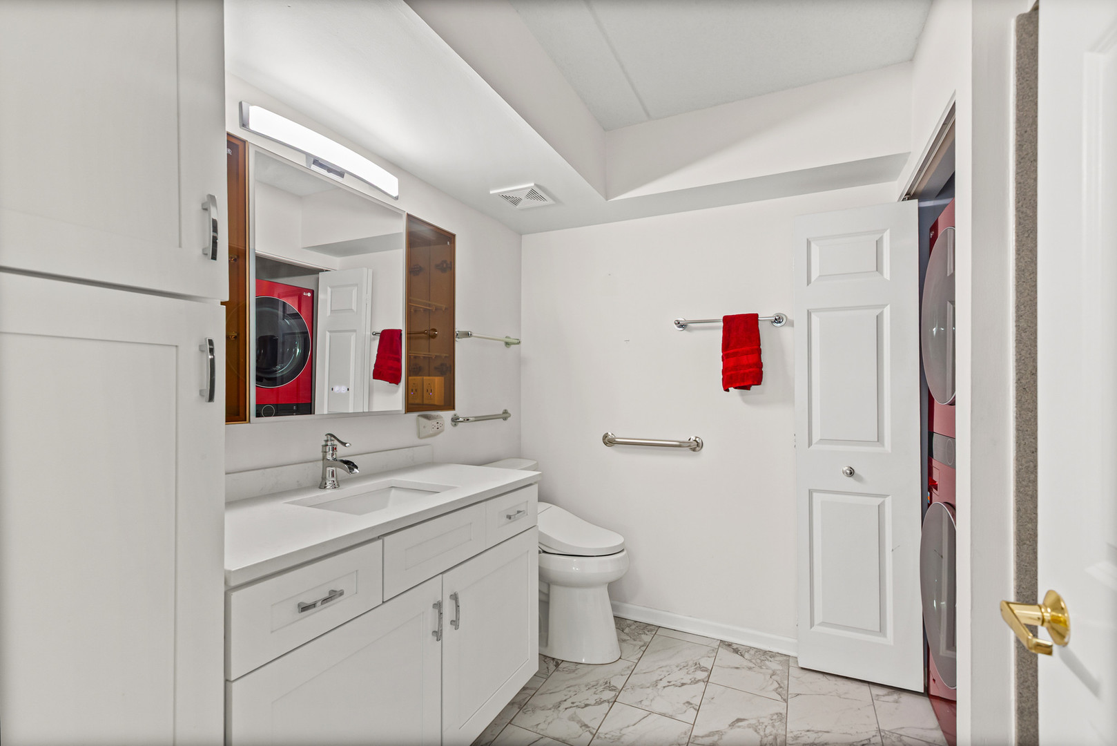 7021 W Touhy Avenue #207, Niles, IL 60714