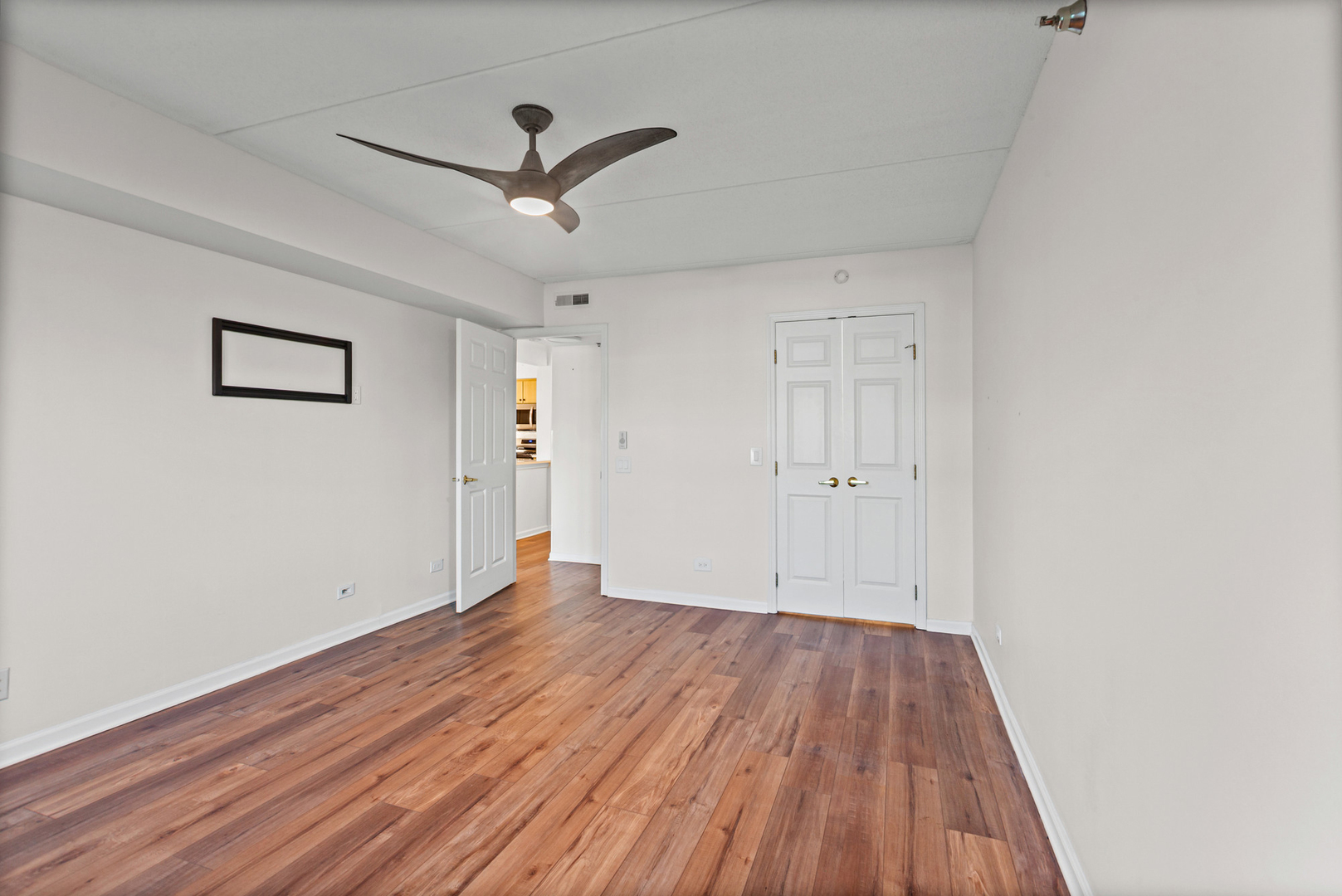 7021 W Touhy Avenue #207, Niles, IL 60714