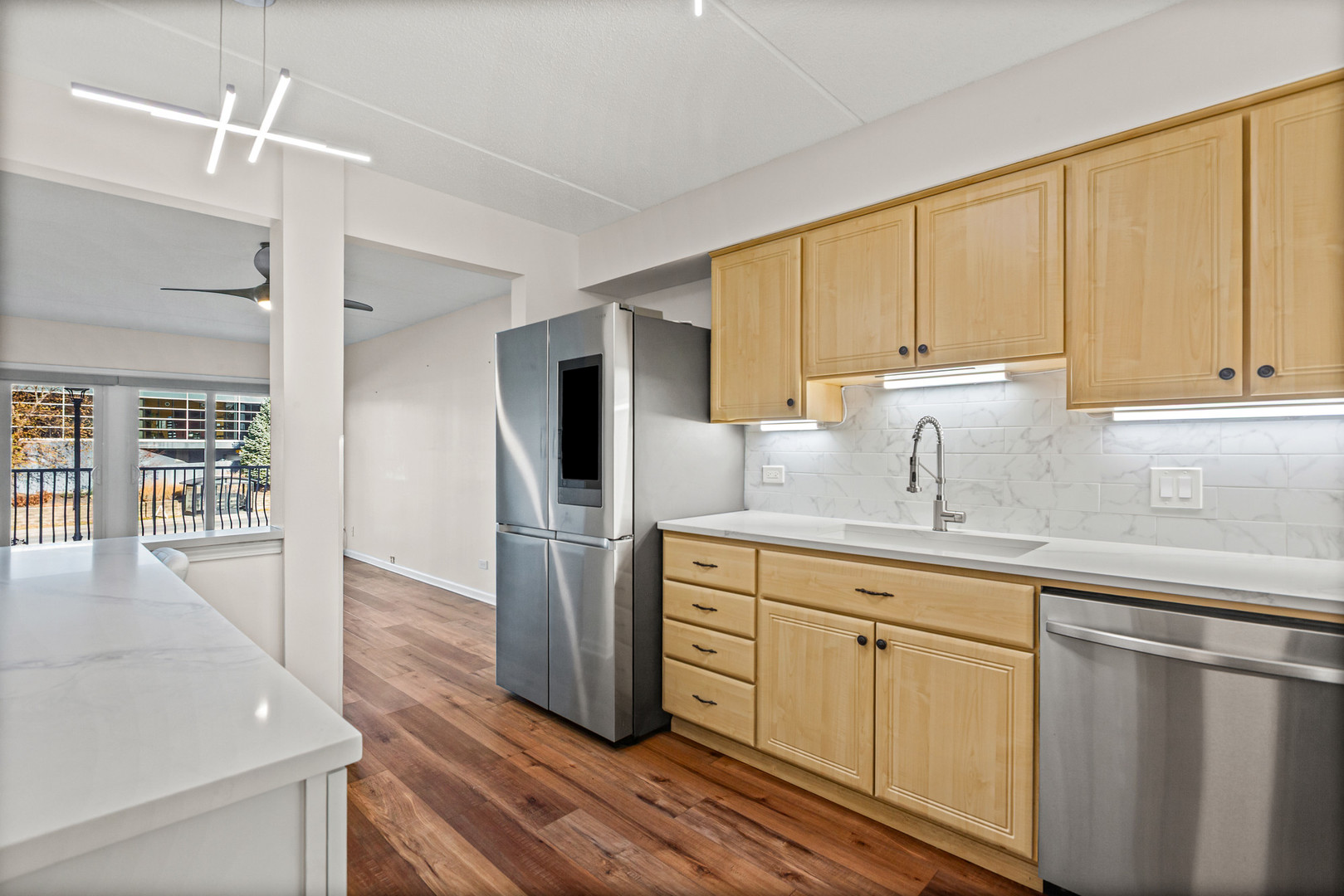 7021 W Touhy Avenue #207, Niles, IL 60714