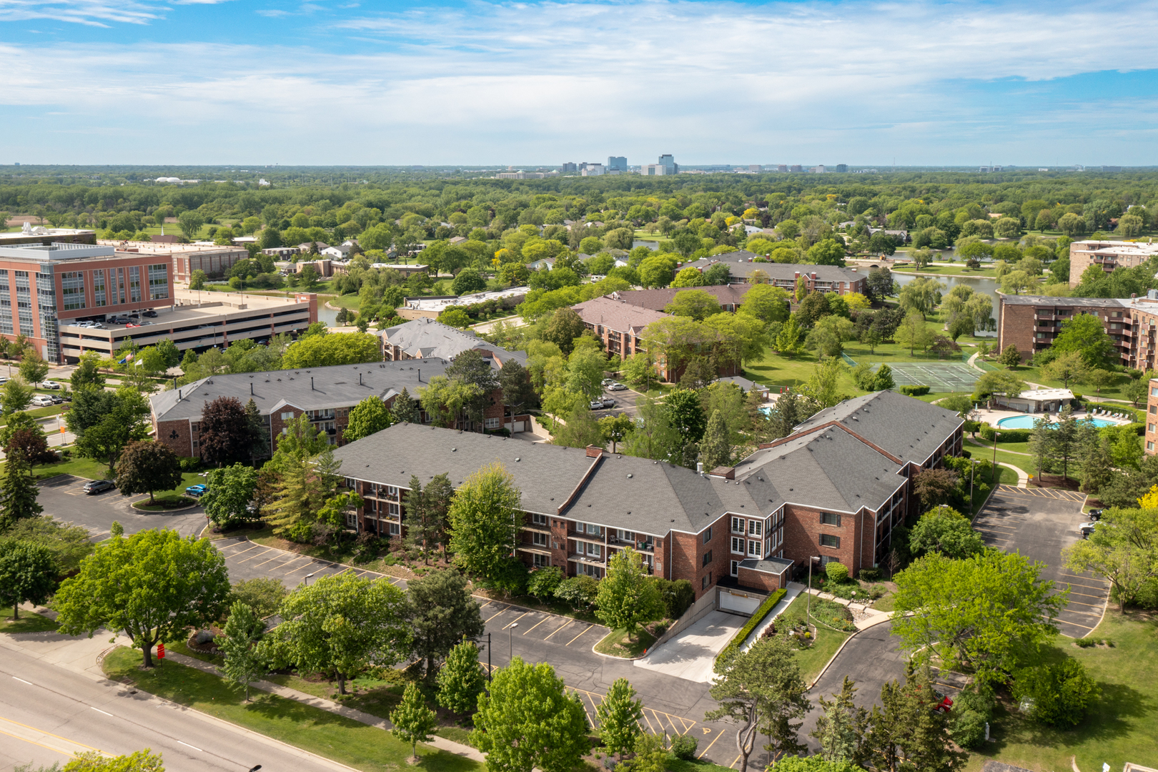 815 Leicester Road #219, Elk Grove Village, IL 60007